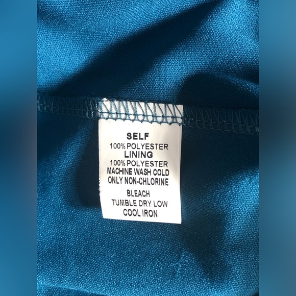 NWT Papermoon Annie Split Neck Blue Floral Blouse - Size L - Picture 4 of 4